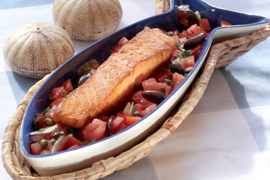 Salmon Baked with tomatoes and Greek olives