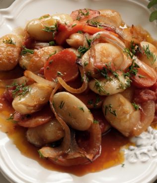 Giant Beans Baked with Honey and Herbs