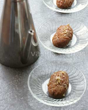 Greek Christmas Cookies with Olive Oil, Melomakarona