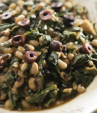 Black-Eyed Peas with Chard and Olives /Mavromatika me Elies kai Seskoula