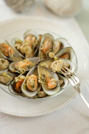 Mussels Steamed in Ouzo