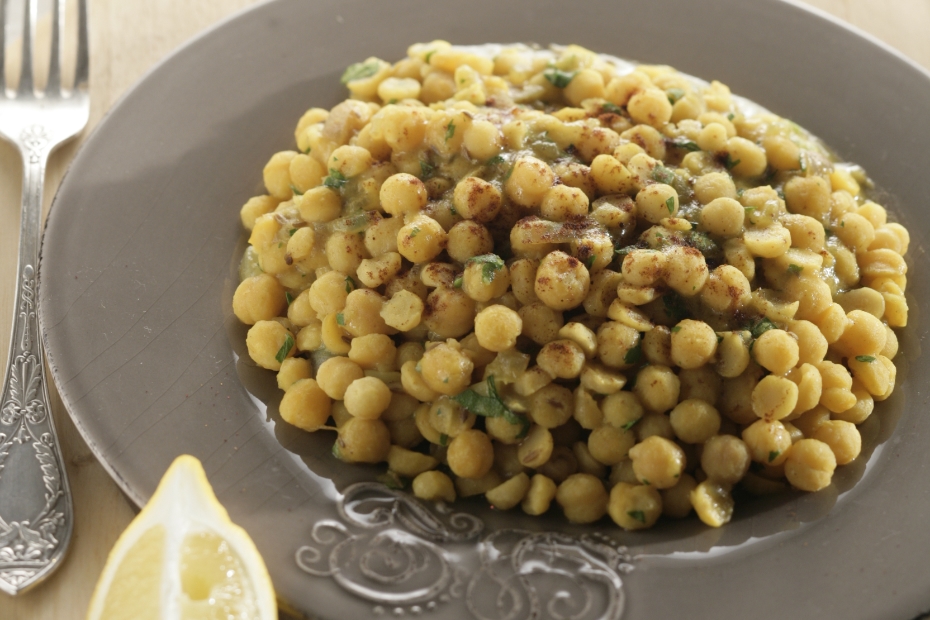 Spiced chick peas with olive oil