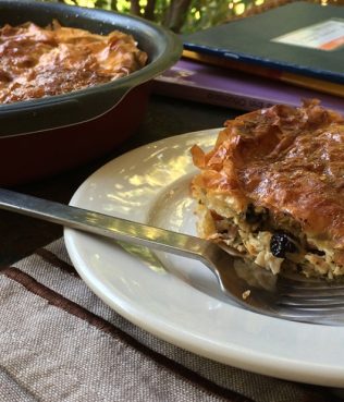 Chicken Pie with Raisins and Onions
