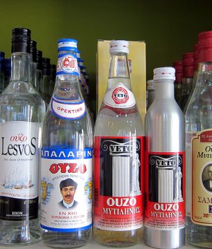 Ouzo-Selection-at-PERI-LESVOU-on-Athinas-Street