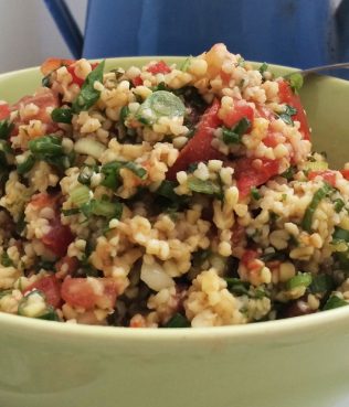 No-Cook Taboule Salad with Tomatoes and Greek Yogurt
