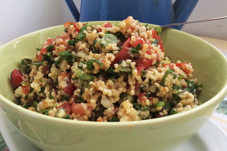 No-Cook Taboule Salad with Tomatoes and Greek Yogurt