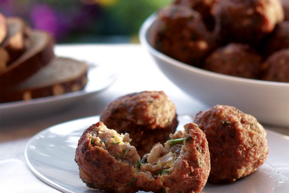 Meatballs from Corfu with curry