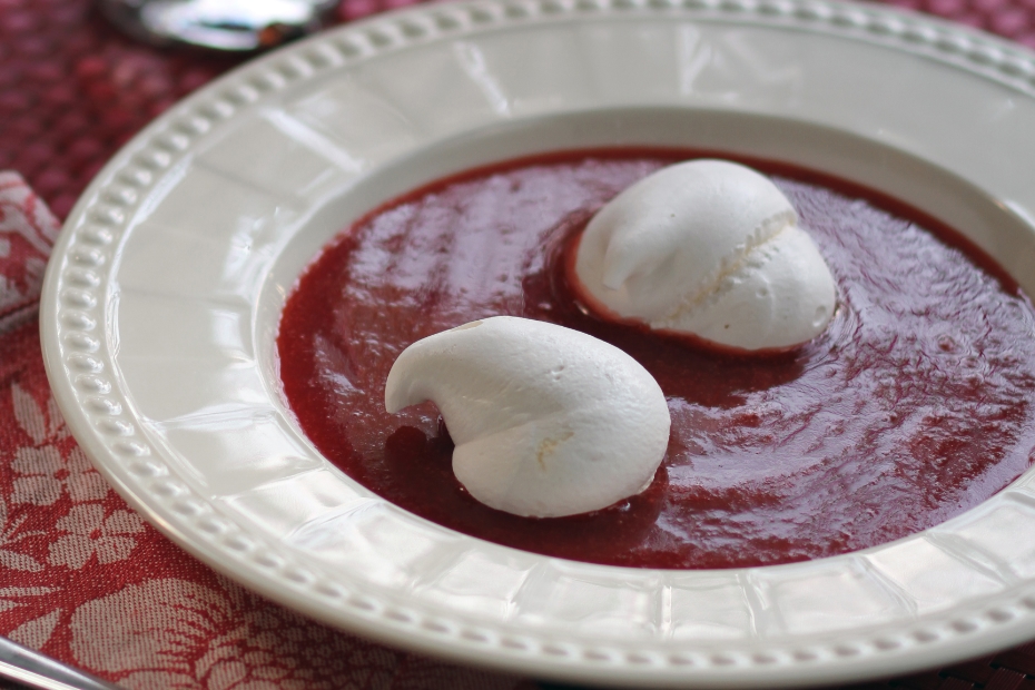 Meringues in a strawberry soup