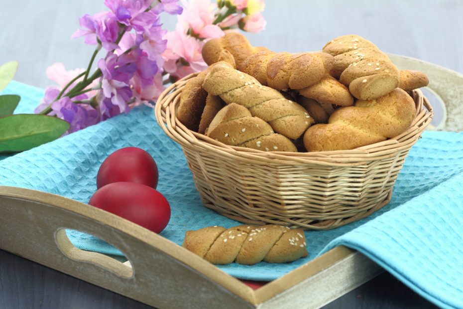 Greek Easter cookies, koulourakia