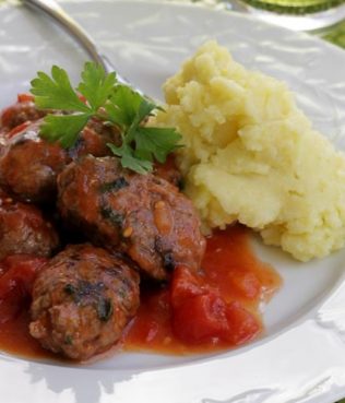 Meatball Sausages Smyrna Style / Soutzoukakia Smyrneika