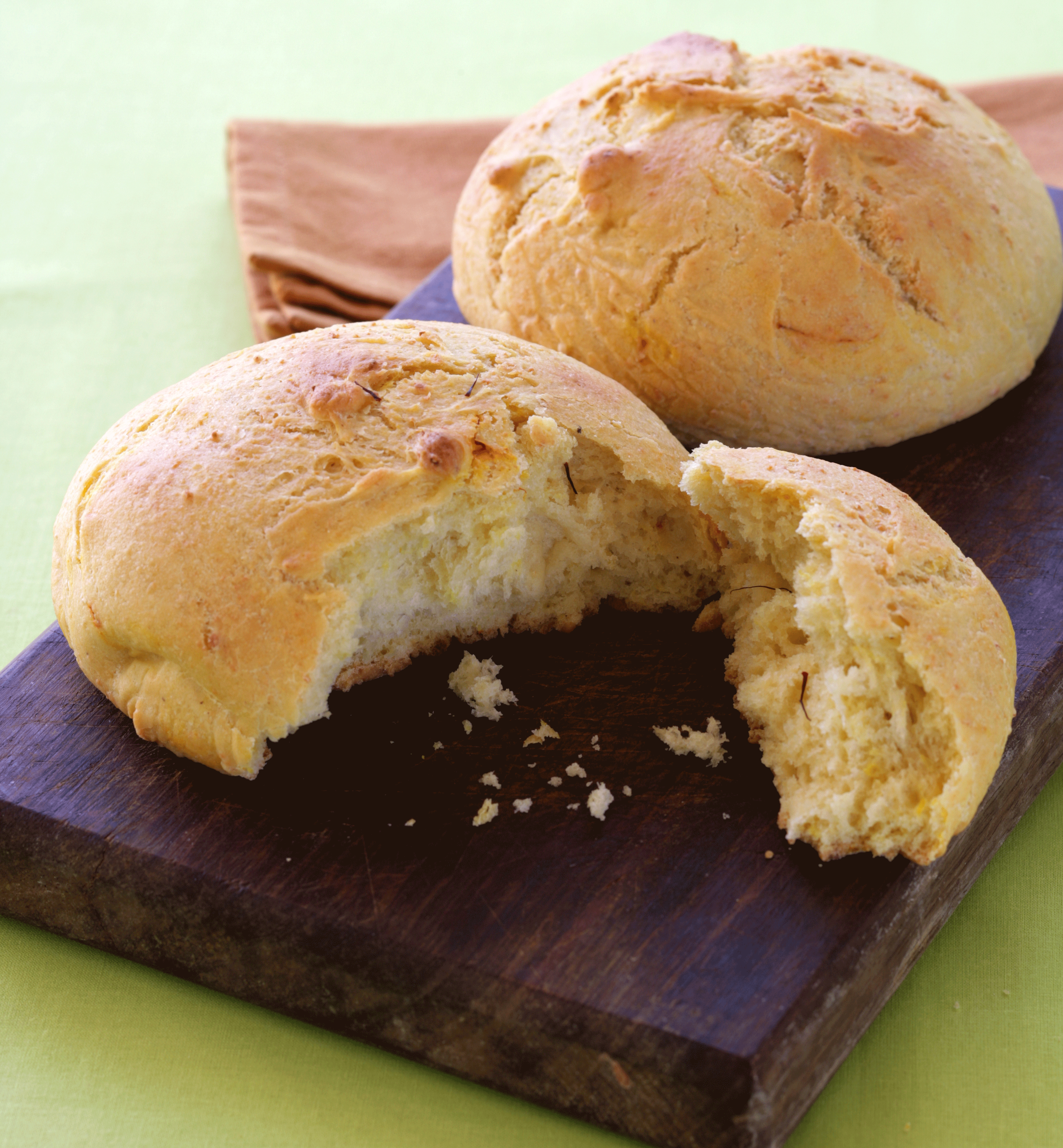 Anafi Saffron Bread