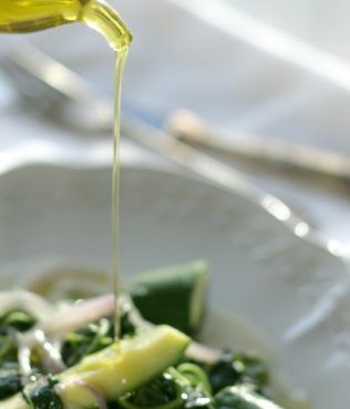 How  to Use Olive Oil in Greek Cooking