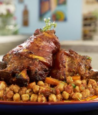 Braised Chickpeas with Spicy, Aromatic Pork Shanks