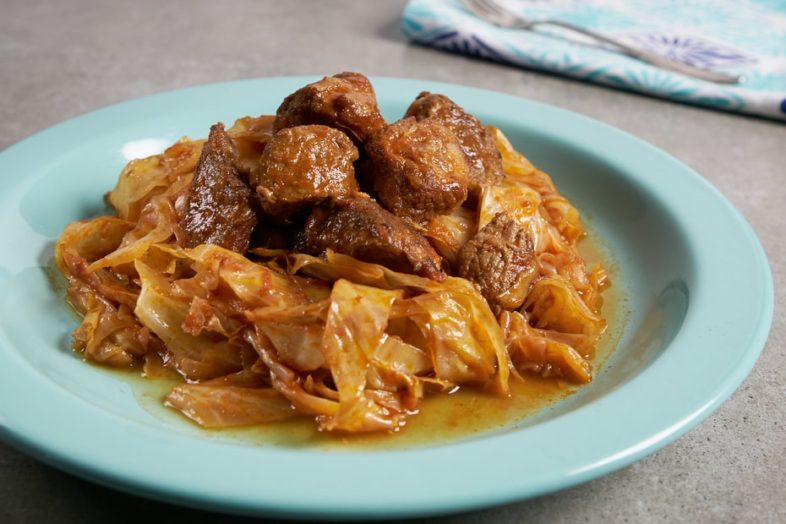 Hoirino Me Mapa Pork and Cabbage Stew Mediterranean Diet, Healthy