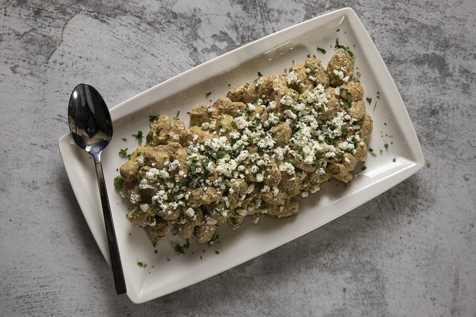Gigantes beans with Aegina pistachio pesto