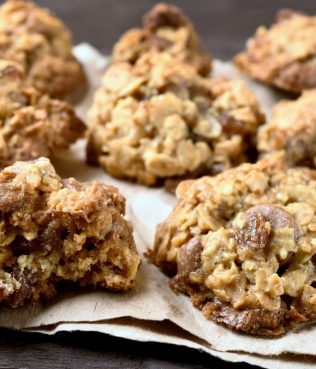 Olive Oil Oatmeal Cookies with Greek Honey