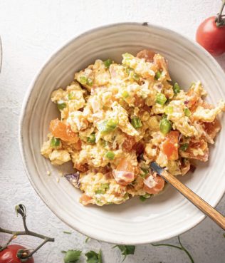SPICY SCRAMBLED EGGS