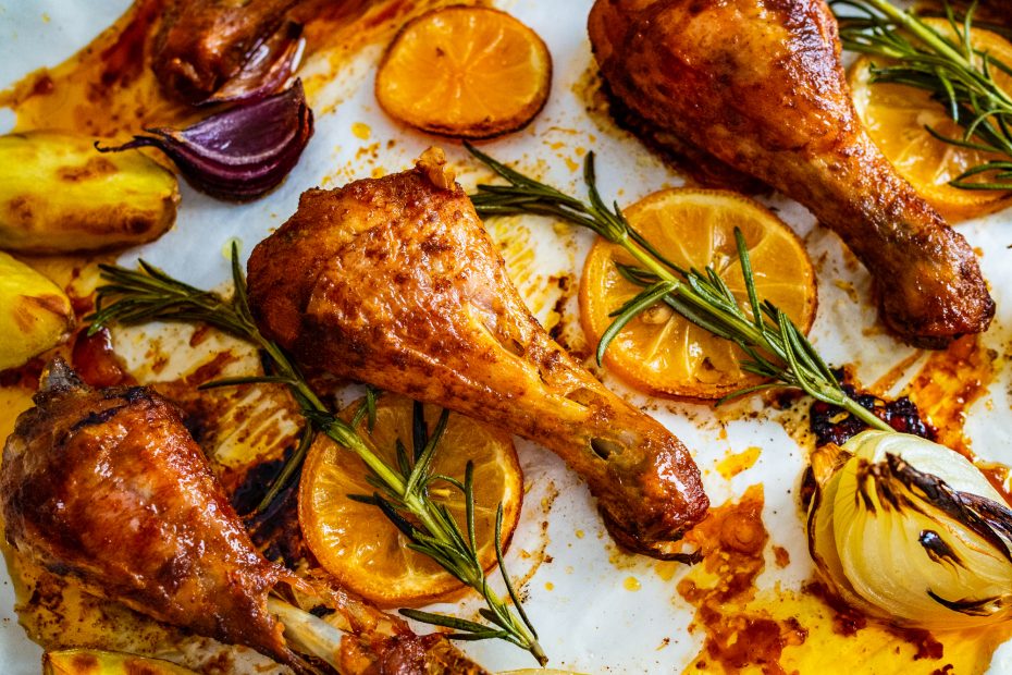 Low-Carb Sheet-Pan Chicken Drumsticks Roasted with Oranges, Onions and Rosemary