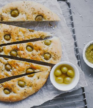 GREEK OLIVE AND HERB MIXED WHEAT FLATBREAD