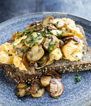 KAYIANAS - SLOW-COOKED OMELET WITH MUSHROOMS