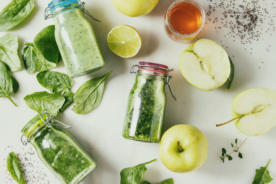 APPLE, PEAR AND SPINACH JUICE