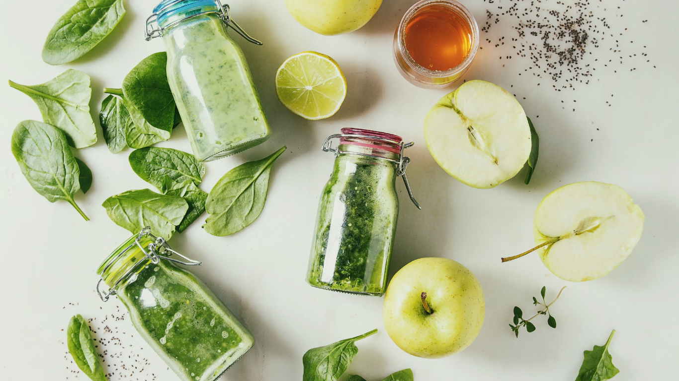 APPLE, PEAR AND SPINACH JUICE