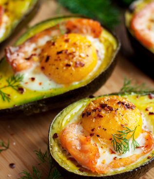 SMOKED SALMON AND EGGS BAKED IN AVOCADO