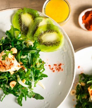 ARUGULA KIWI SALAD