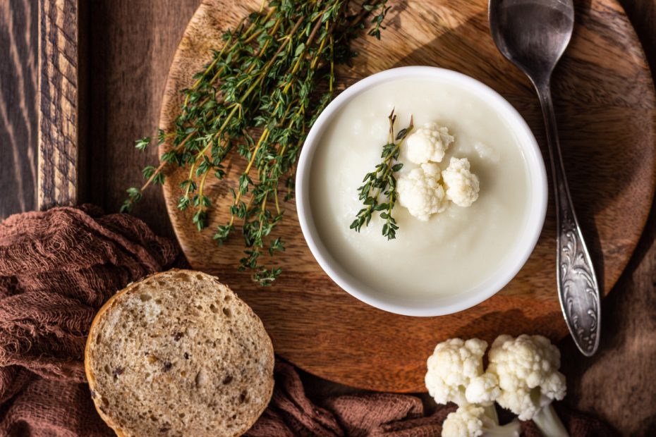 VEGAN CREAM OF CAULIFLOWER SOUP