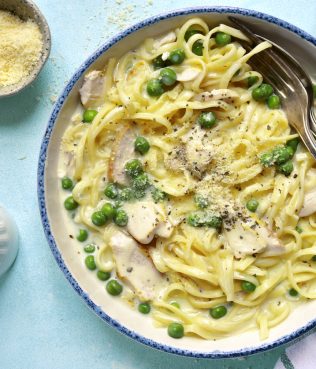 Linguine al Greco with Leftover Chicken, Peas & Greek Yogurt