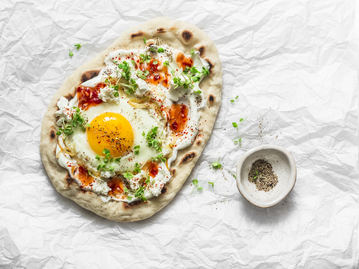 Sunny-Side-Up Eggs Pizza - Healthy Brunch Pizza Recipe