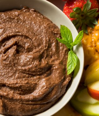 CHOCOLATE HUMMUS WITH HONEY AND OLIVE OIL