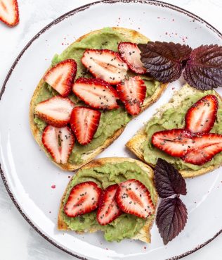 Avocado Toast With Strawberries And Chia Seeds