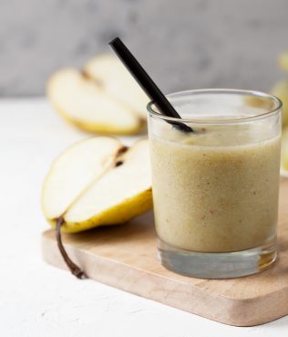 Pear, Oat and Ginger Smoothie