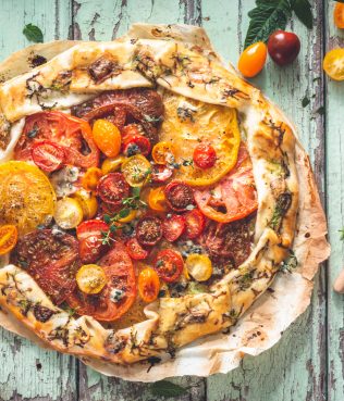 Tomato Pizza with Greek Honey and Feta