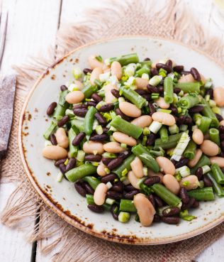 Mixed Fresh and Dried 3-bean Salad in Garlic Dressing Mixed Fresh and Dried 3-bean Salad in Garlic Dressing