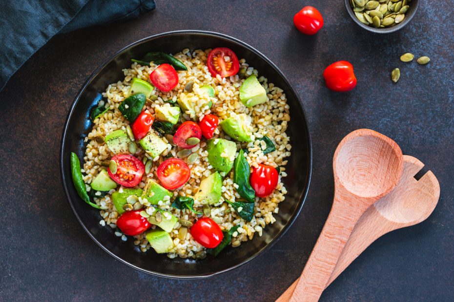 Bulgur Salad with tomatoes, avocado and spinach