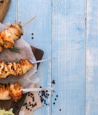 Grilled Greek-Yogurt Chicken Souvlaki with Spicy Avocado Tzatziki