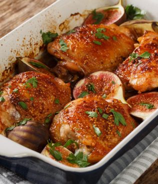 CHICKEN THIGHS ROASTED WITH FRESH FIGS