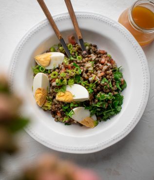 LENTIL TABBOULEH WITH CRUMBLED EGGS