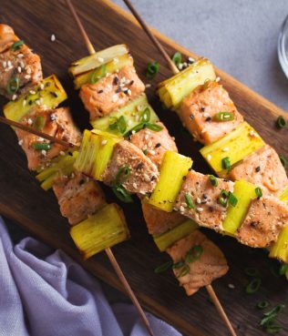 Salmon Leek Skewers With Sesame Seeds Or Nigella