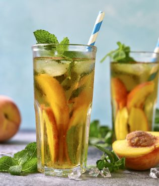 PEACH ICED TEA WITH MINT