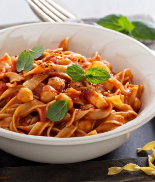 TAGLIATELLE IN TOMATO SAUCE WITH CHICKPEAS, AND BASIL