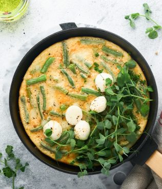 POTATO AND GREEN BEANS OMELET WITH MICROGREENS