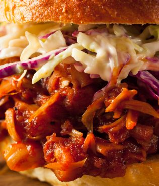 JACKFRUIT PULLED PORK WITH GREEK YOGURT CABBAGE SLAW