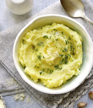 Cheesy Mashed Potatoes with Greek Yogurt