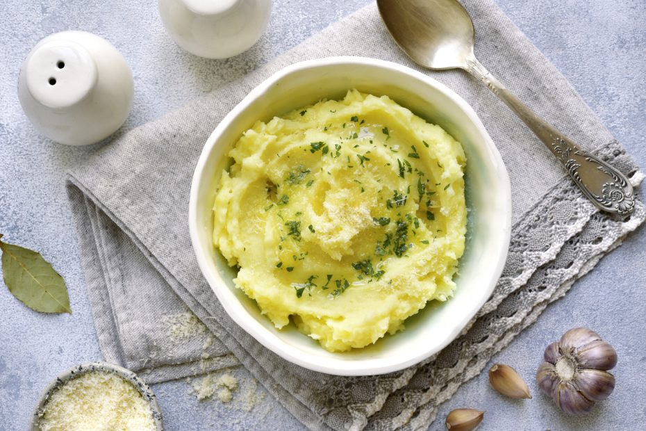 Cheesy Mashed Potatoes with Greek Yogurt