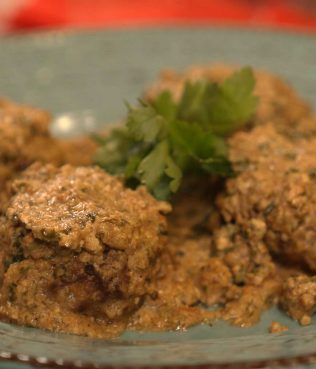 Meatballs With Walnut Sauce