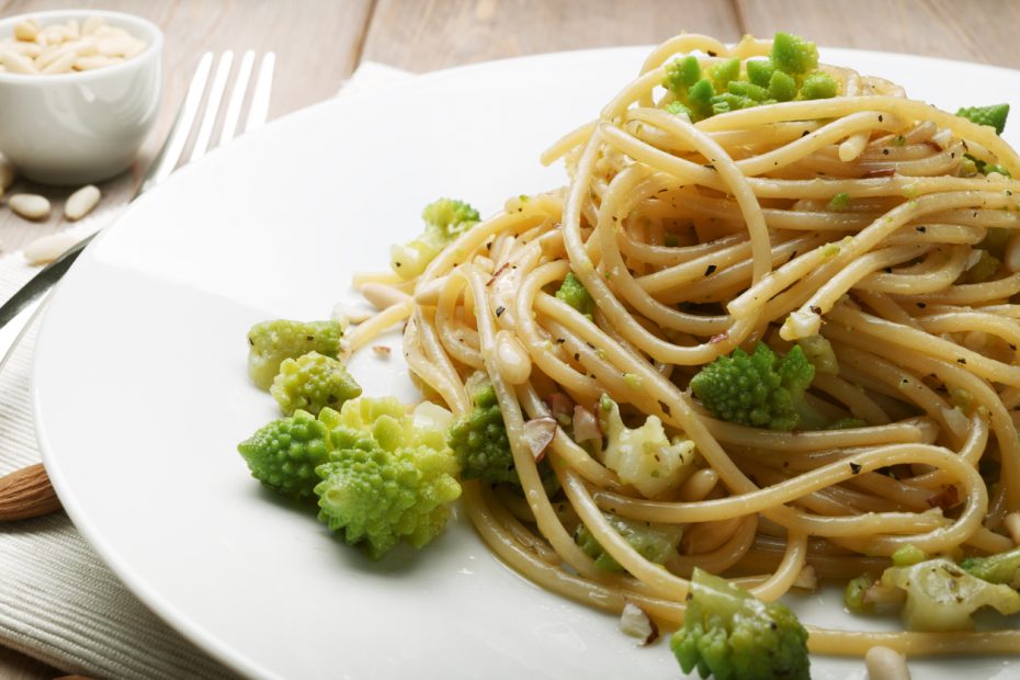 Delicious Spaghetti with Romansesco and Garlic Paste, a flavorful twist on classic pasta dishes.
