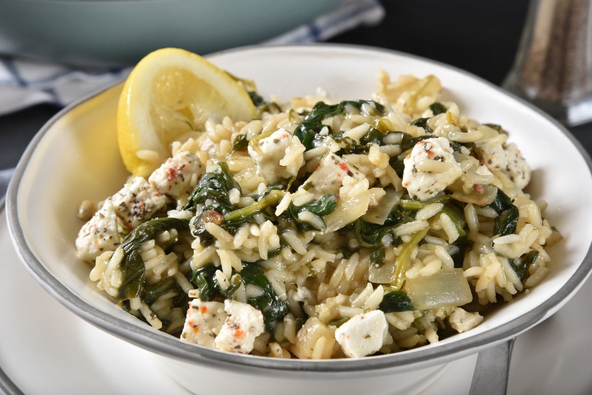 Spanakorizo, or spinach rice, is one of the great Greek-diet plant-based main courses!
